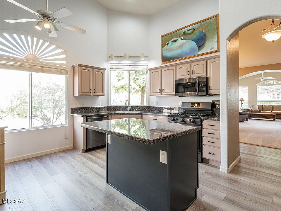 1st image of 63692 E Holiday Dr