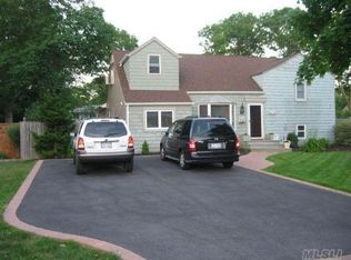 117 Gladstone Ave, West Islip, NY 11795