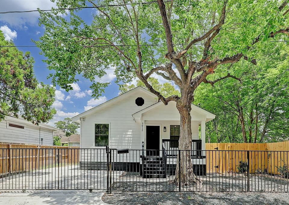 1st image of 3012 Eastman St #A