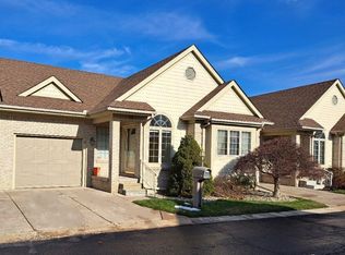35 E Hickory Ct, Dearborn Heights, MI 48127
