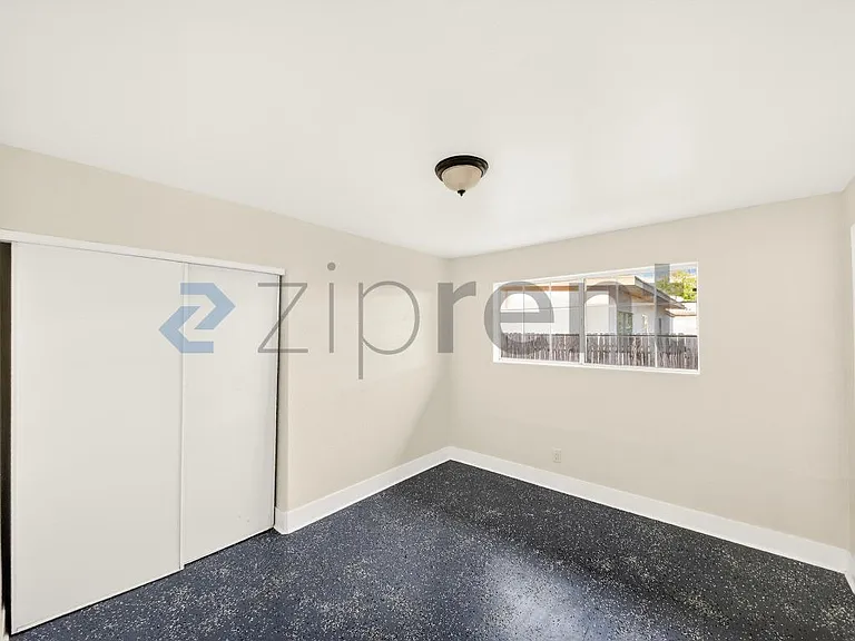 12077 Sand Ave — Photo 3