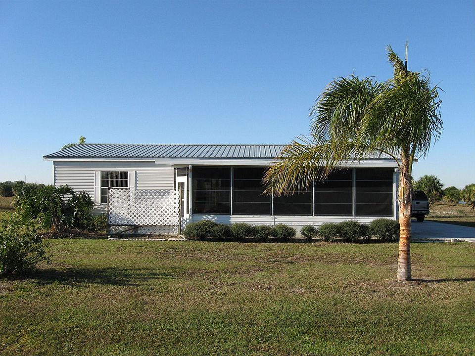 2nd image of 1104 Lake Dr