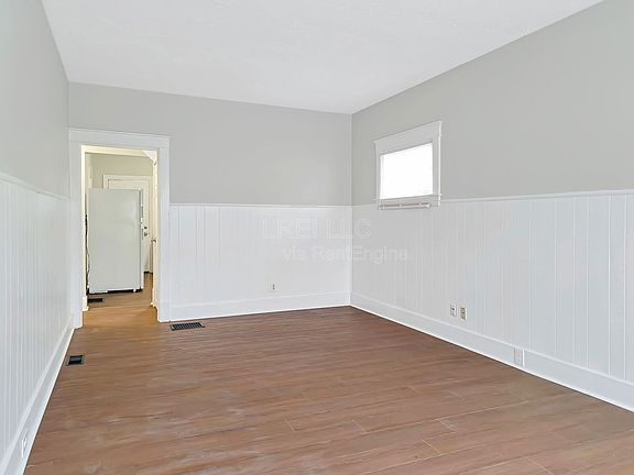 2nd image of 1793 W Lee St