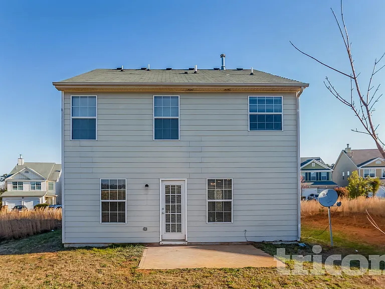 2435 Cornell Cir — Photo 15