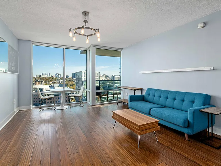 300 Bowie St #1808 — Photo 1