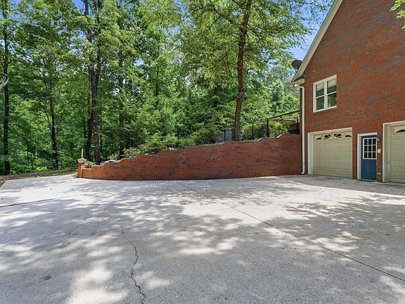 5th image of 432 Fern Cove Cir