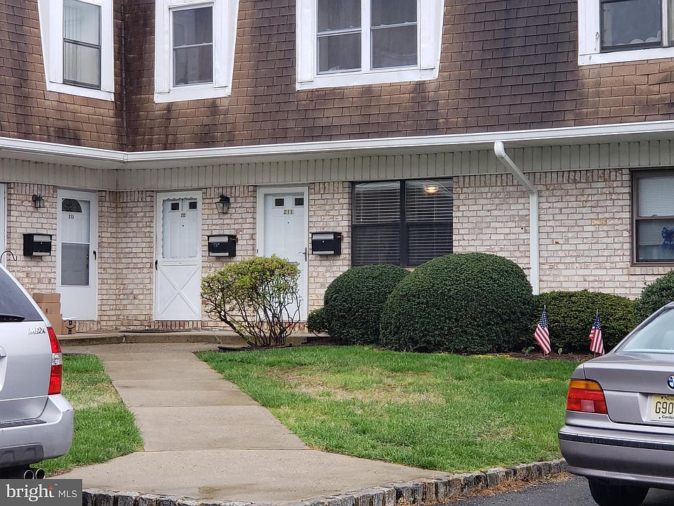 211 Silver Ct Hamilton NJ 08690 Zillow