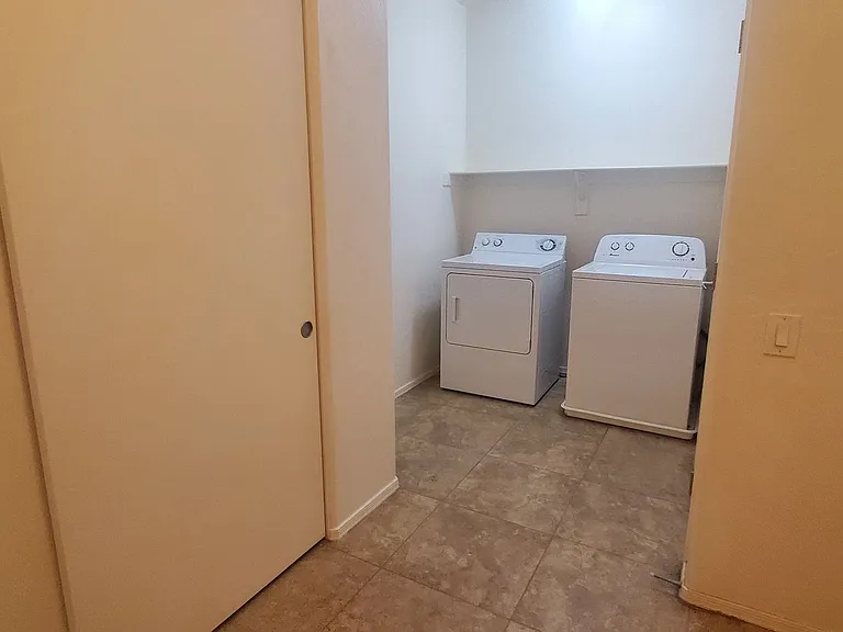 6868 Sky Pointe Dr #2008 — Photo 25