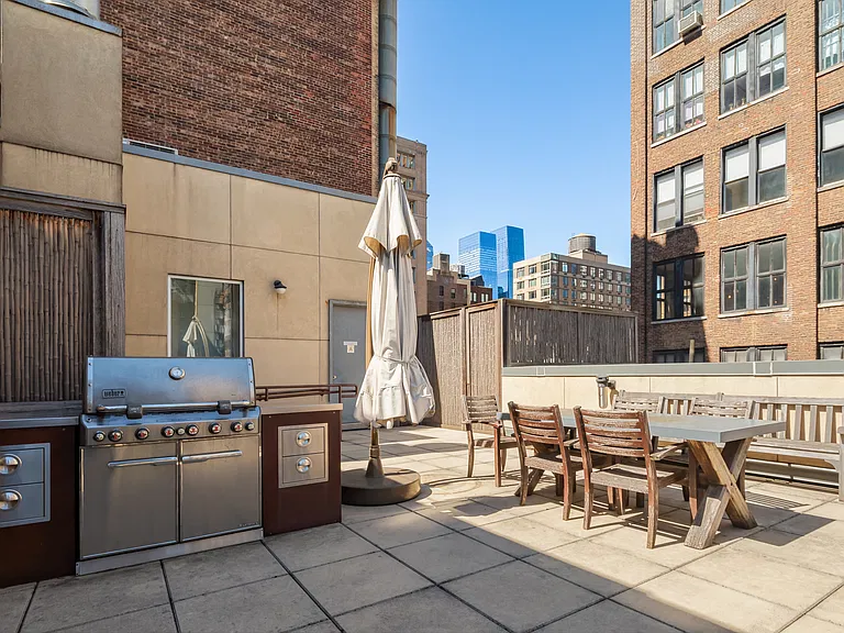 159 W 24th St #1A — Photo 11