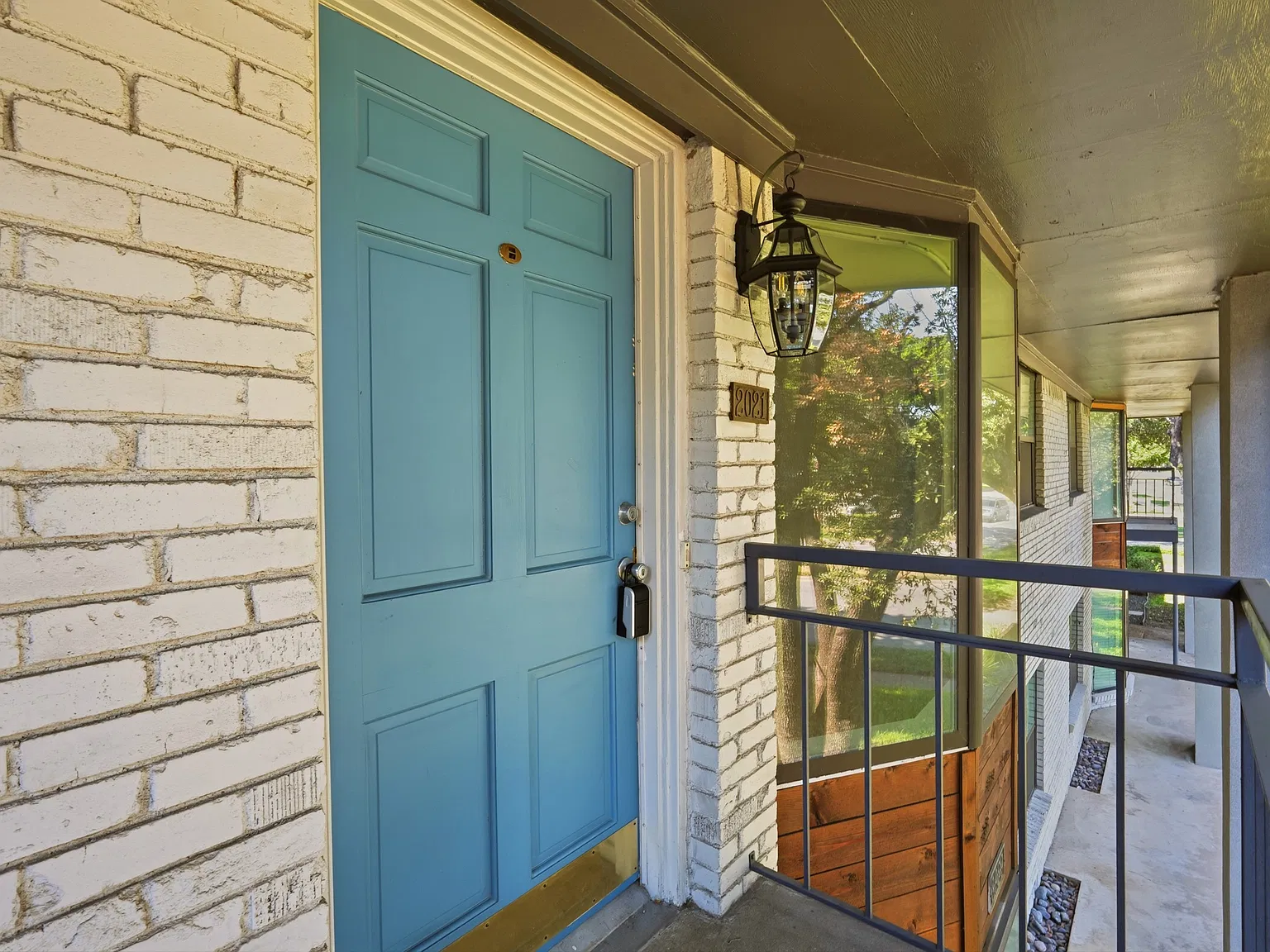2 bed, 953 sqft, $1,650 — Photo 1