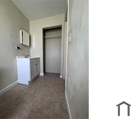 407 N 2nd St — Photo 8