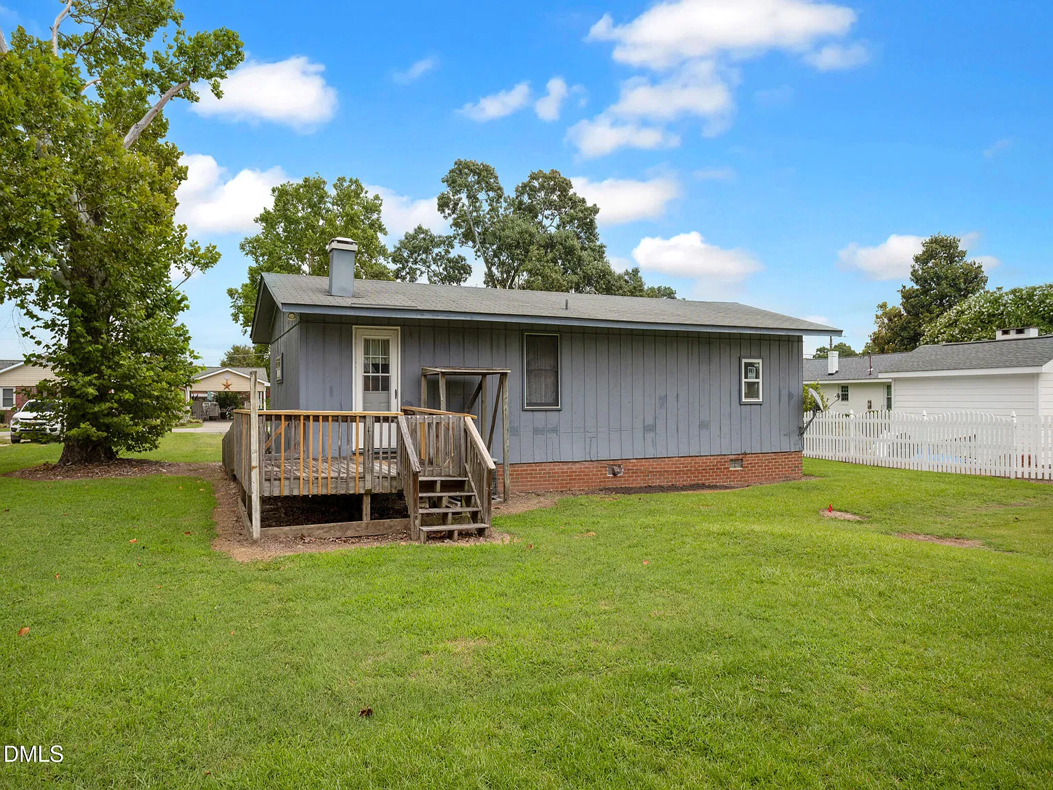 2 bed, 1.0 bath, 806 sqft, $1,350 — Photo 2