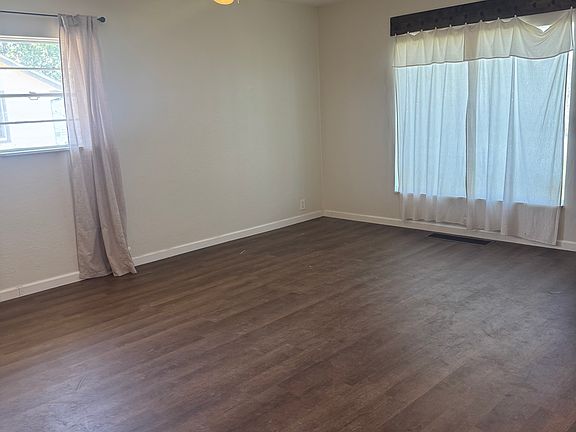 4th image of 303 11th St