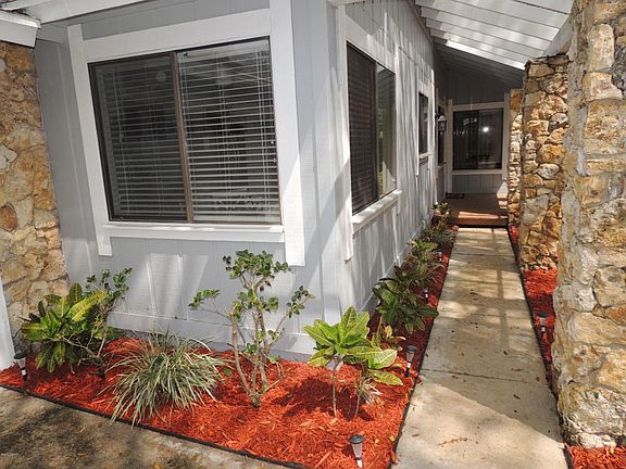 3rd image of 36 Snaresbrook Ct