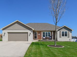 1956 Golden Bell Dr, Green Bay, WI 54313