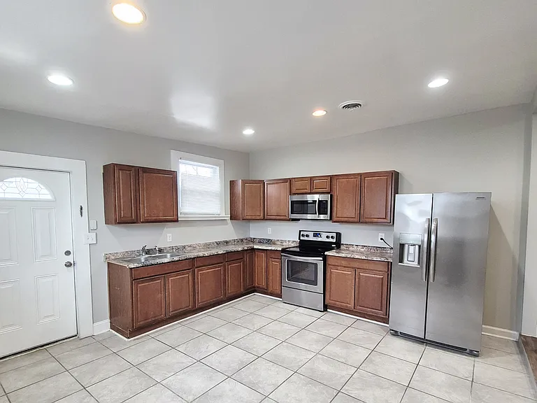 2820 Q St — Photo 16