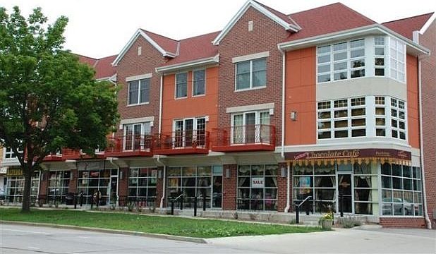 1st image of 2290 N Swan Blvd