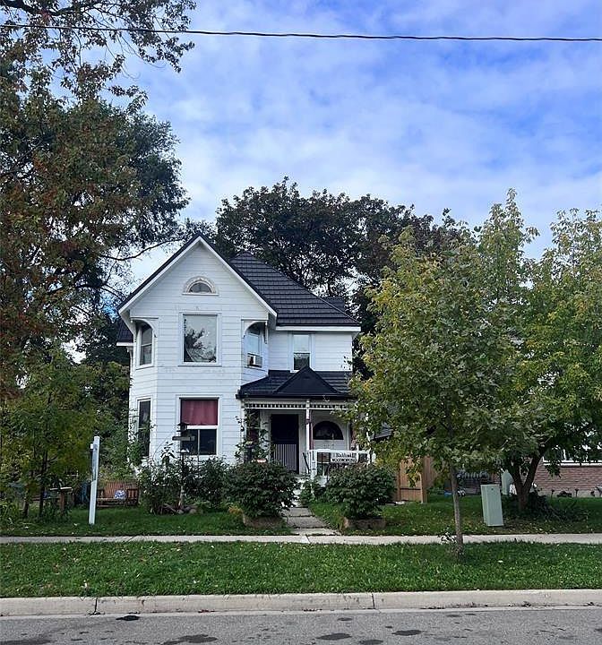 229 Queen St, Sarnia, ON N7T 2R7 MLS 40506695 Zillow