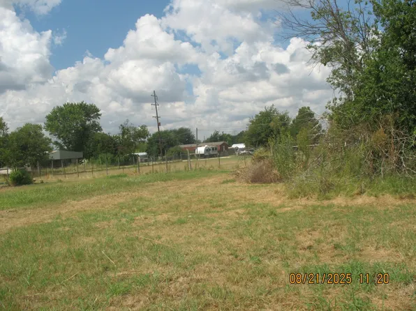 S Ave E, Cross Plains, TX 76443
