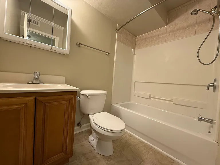 1730 Liberty Ln #14 — Photo 10