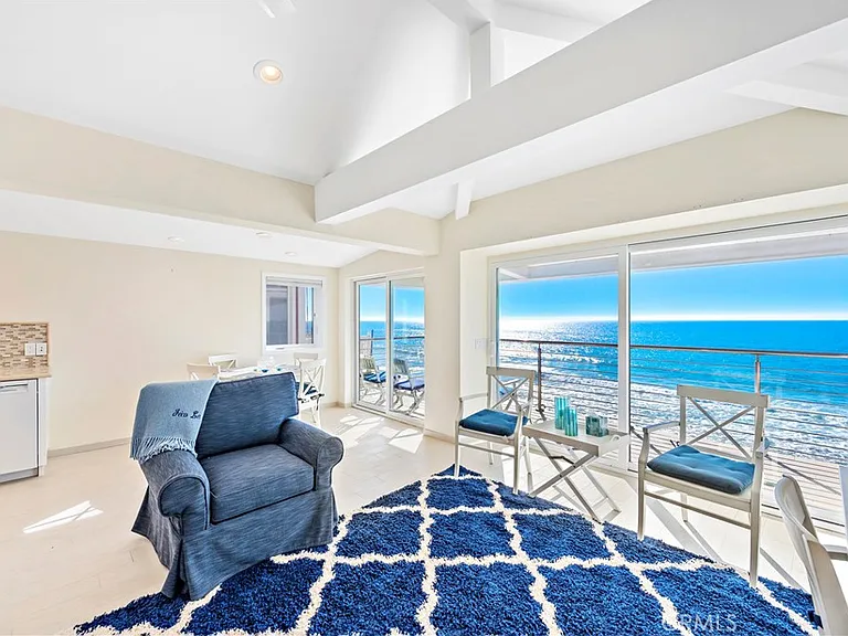 1051A Gaviota Dr — Photo 6