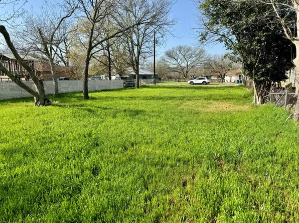 404 Scott St, Kerrville, TX 78028