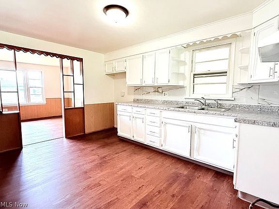5th image of 2350 7th St NE