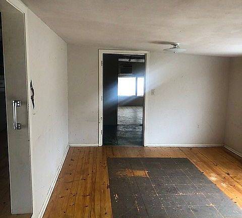 3rd image of 522 Crossroads Dr