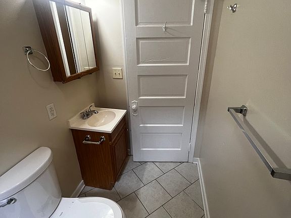 3rd image of 3009 Ellwood Ave APT C