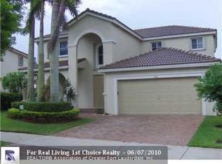 800 Hawthorn Ter, Weston, FL 33327