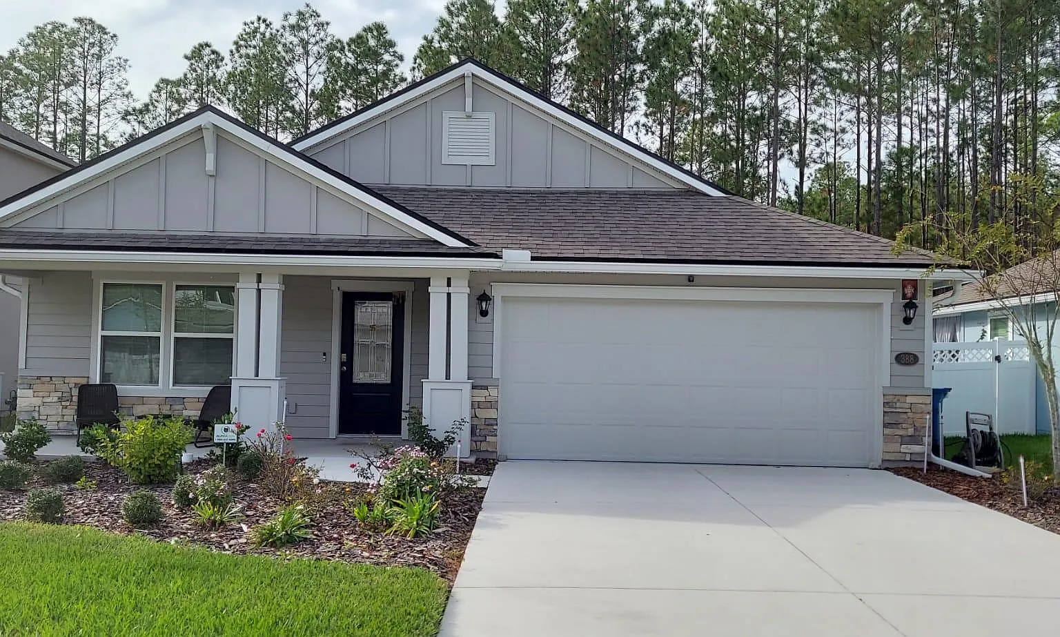 388 Glasgow Dr — Photo 2