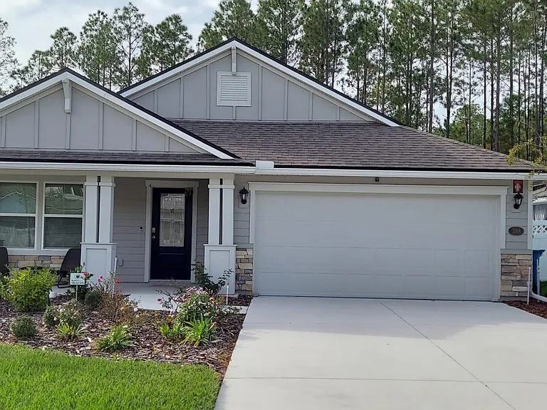 388 Glasgow Dr — Photo 2