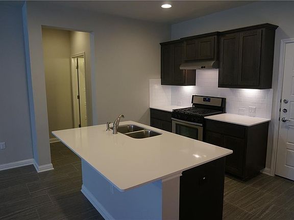 3rd image of 13800 Lyndhurst St Unit 294
