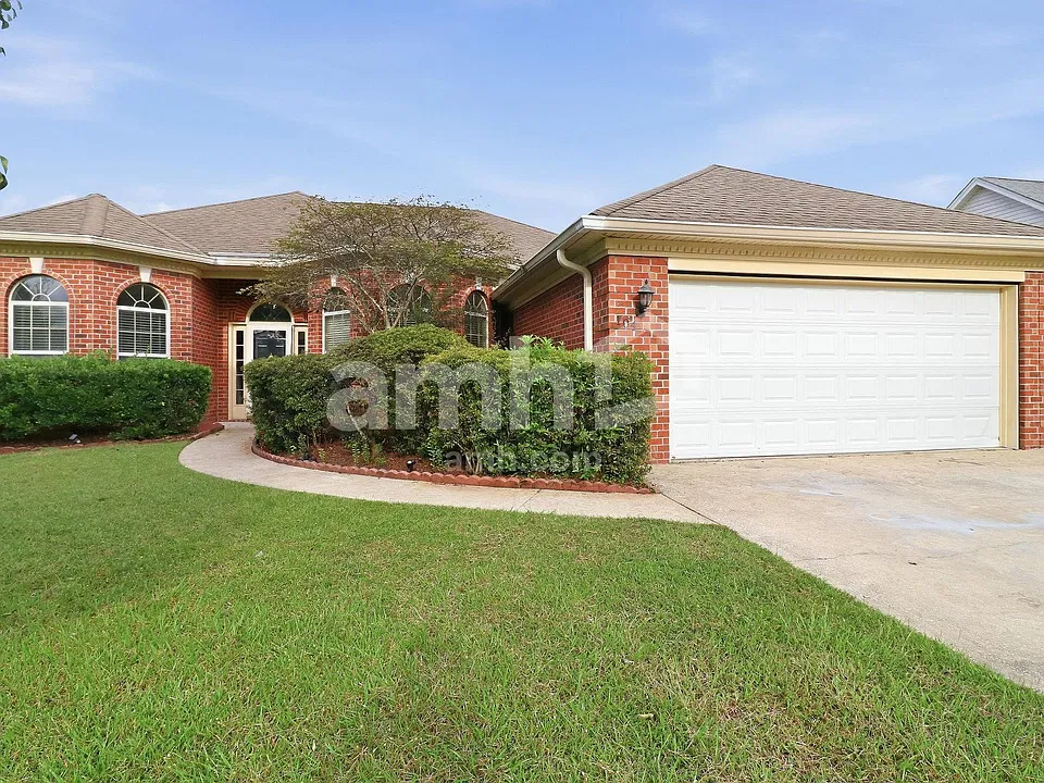 104 Quiet Pine Cir