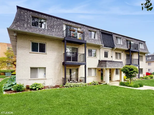 9621 S Karlov Ave APT 303, Oak Lawn, IL 60453