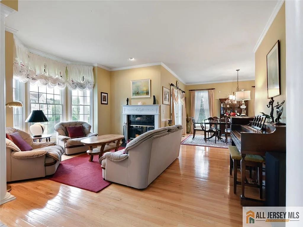 5 bed, 6.5 bath, 3329 sqft, $5,000 — Photo 3