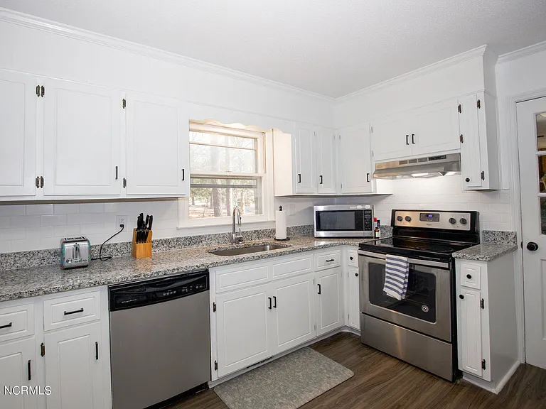 901 Glendale Dr — Photo 6