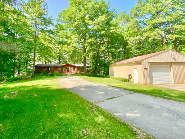 4331 S Canal Dr, Harrison, MI 48625