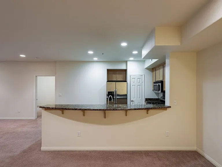 Glenoaks Villas — Photo 83