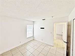 1136 5th Ct — Photo 9