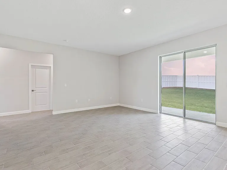 3162 Fergus St — Photo 8