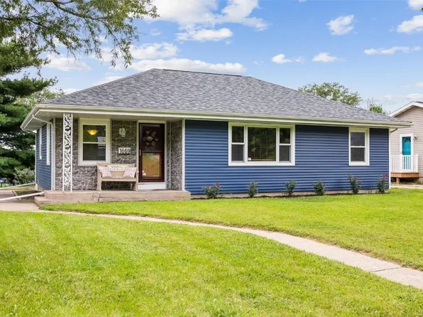 1669 10th St NW, Cedar Rapids, IA 52405