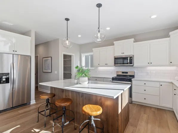 7080 183rd St W, Lakeville, MN 55044