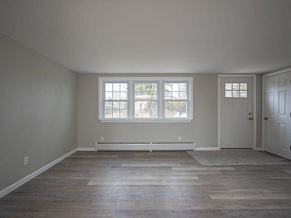 5th image of 17 Columbus Dr