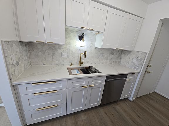 5th image of 20820 Beaconsfield St #11