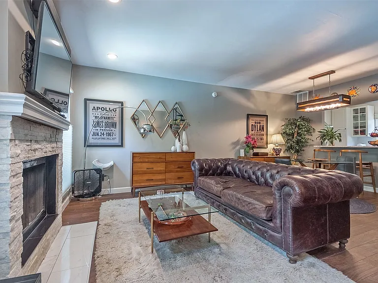 5701 Gaston Ave #8 — Photo 8