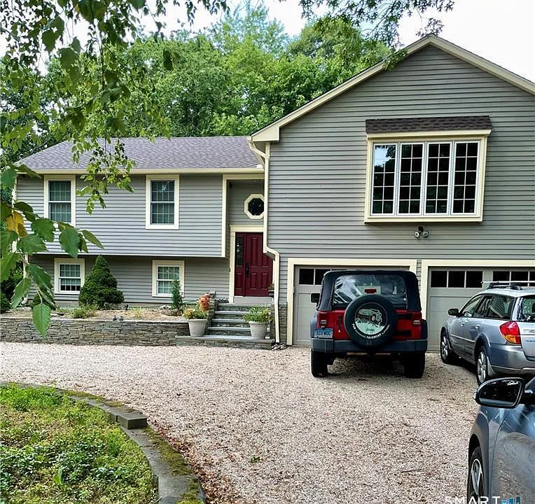 15 Oak Hill Dr