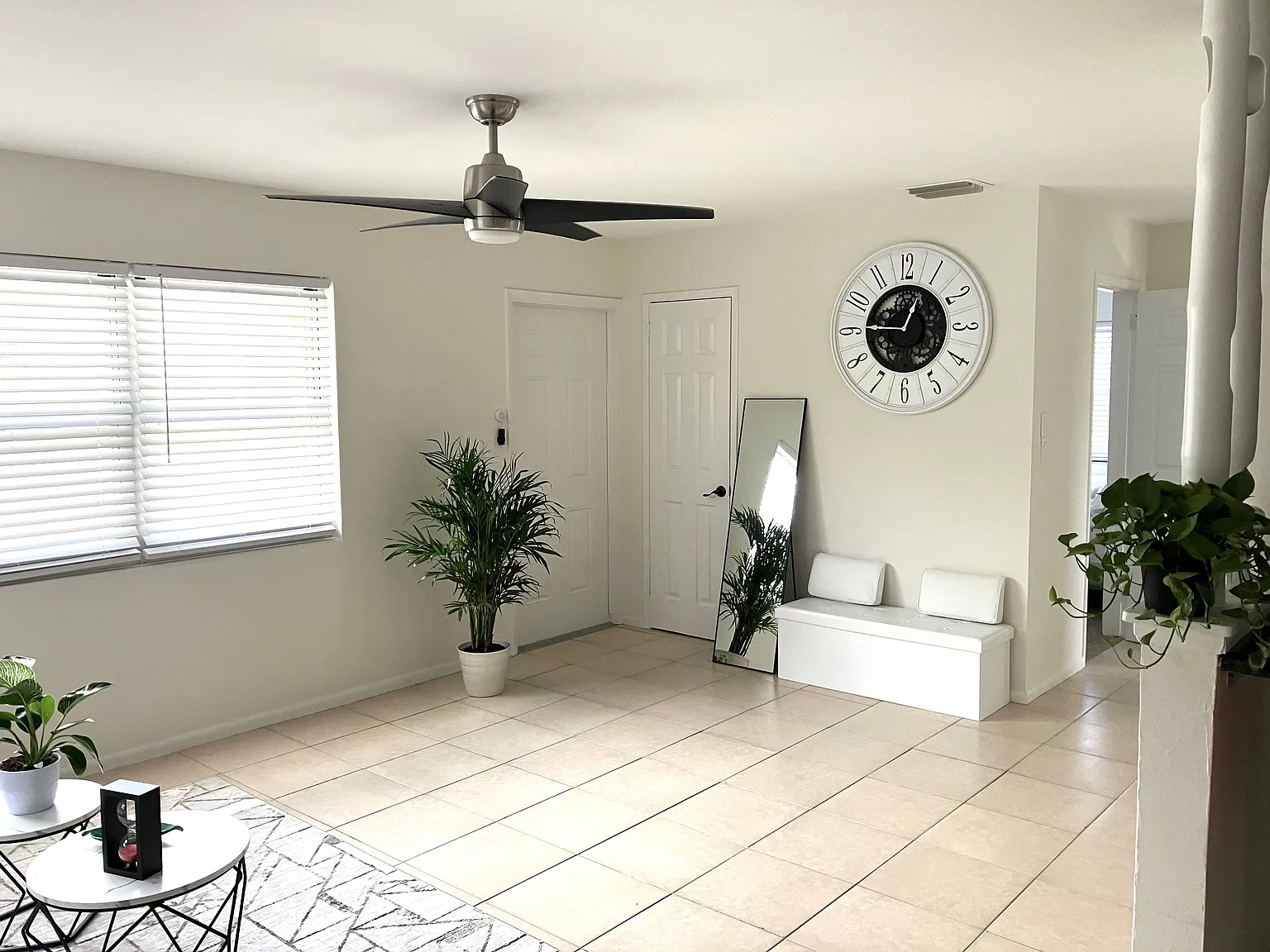 3 bed, 1189 sqft, $2,990 — Photo 4