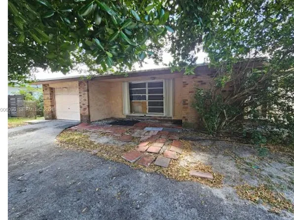 750 N Douglas Rd, Pembroke Pines, FL 33024