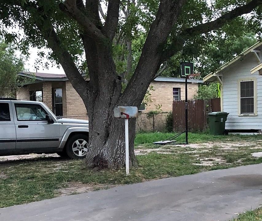 2nd image of 3215 E 25th St